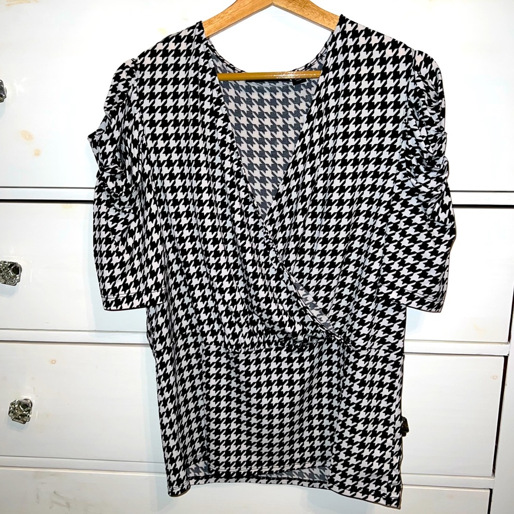 New York & Co Wrap Top NWT